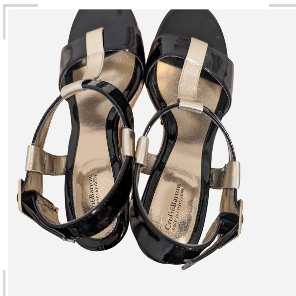 Pre-owned Croft & Barrow Black and Gold Wedge Sandals - Picture 4 of 6